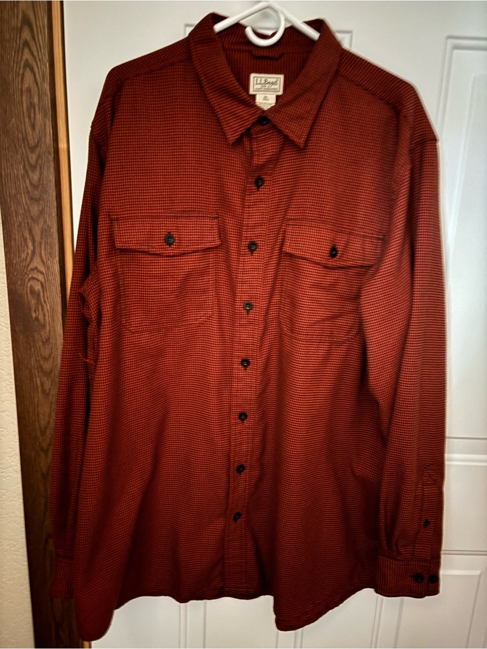 L.L. Bean Men's Rust Herringbone Button-Down Shirt. XL Tall.